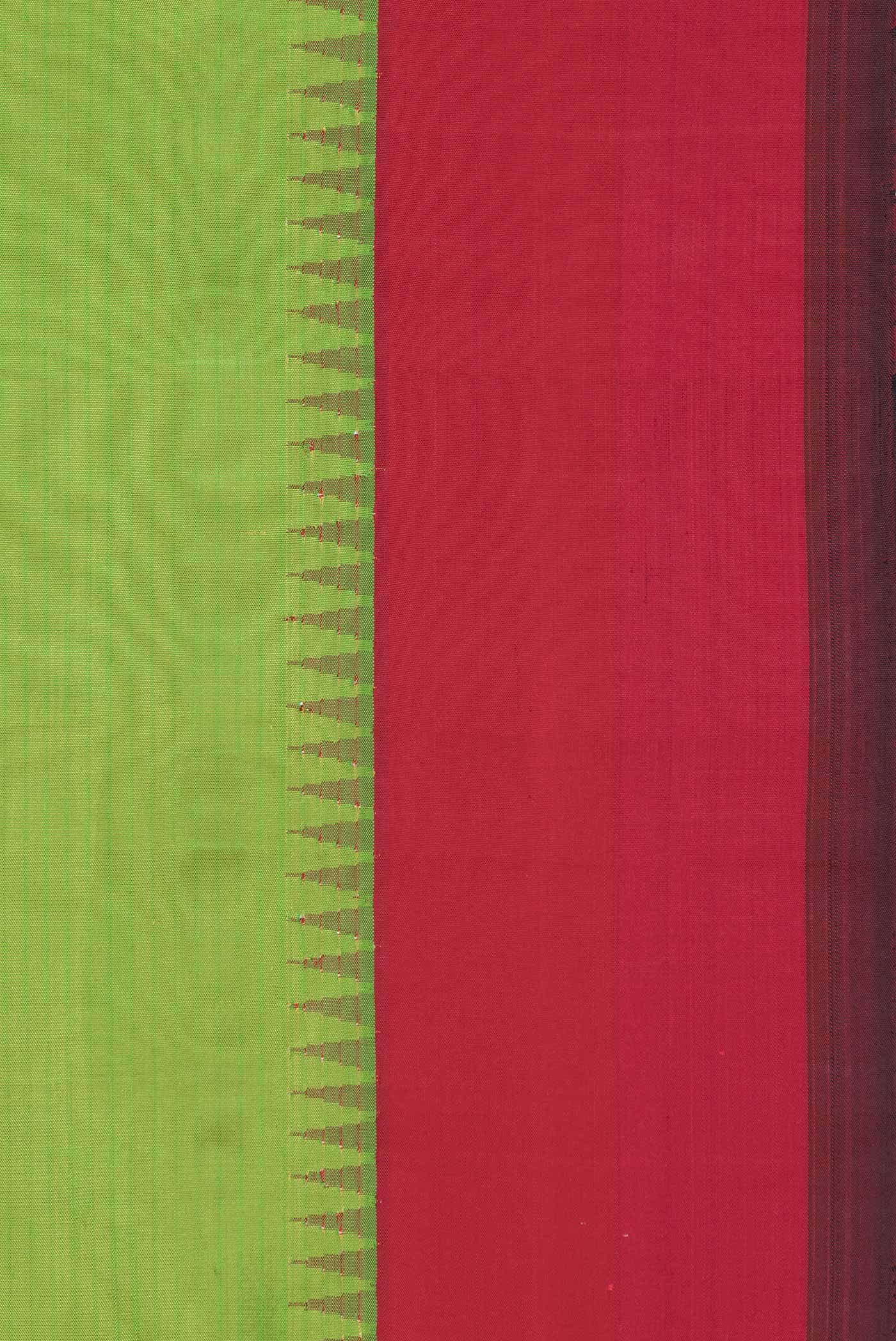 Green Dual Tone Gadwal Silk Saree - Image 5