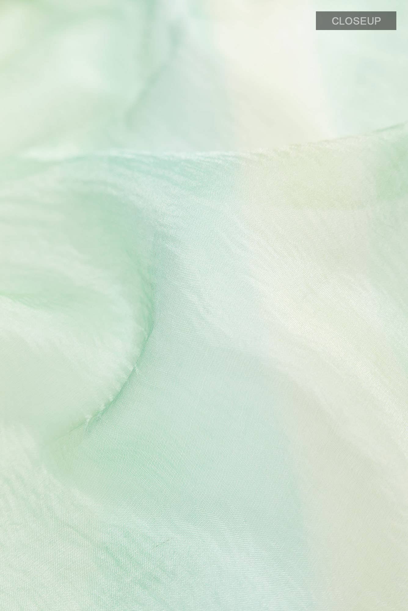 Green Tissue Silk Saree - Image 3