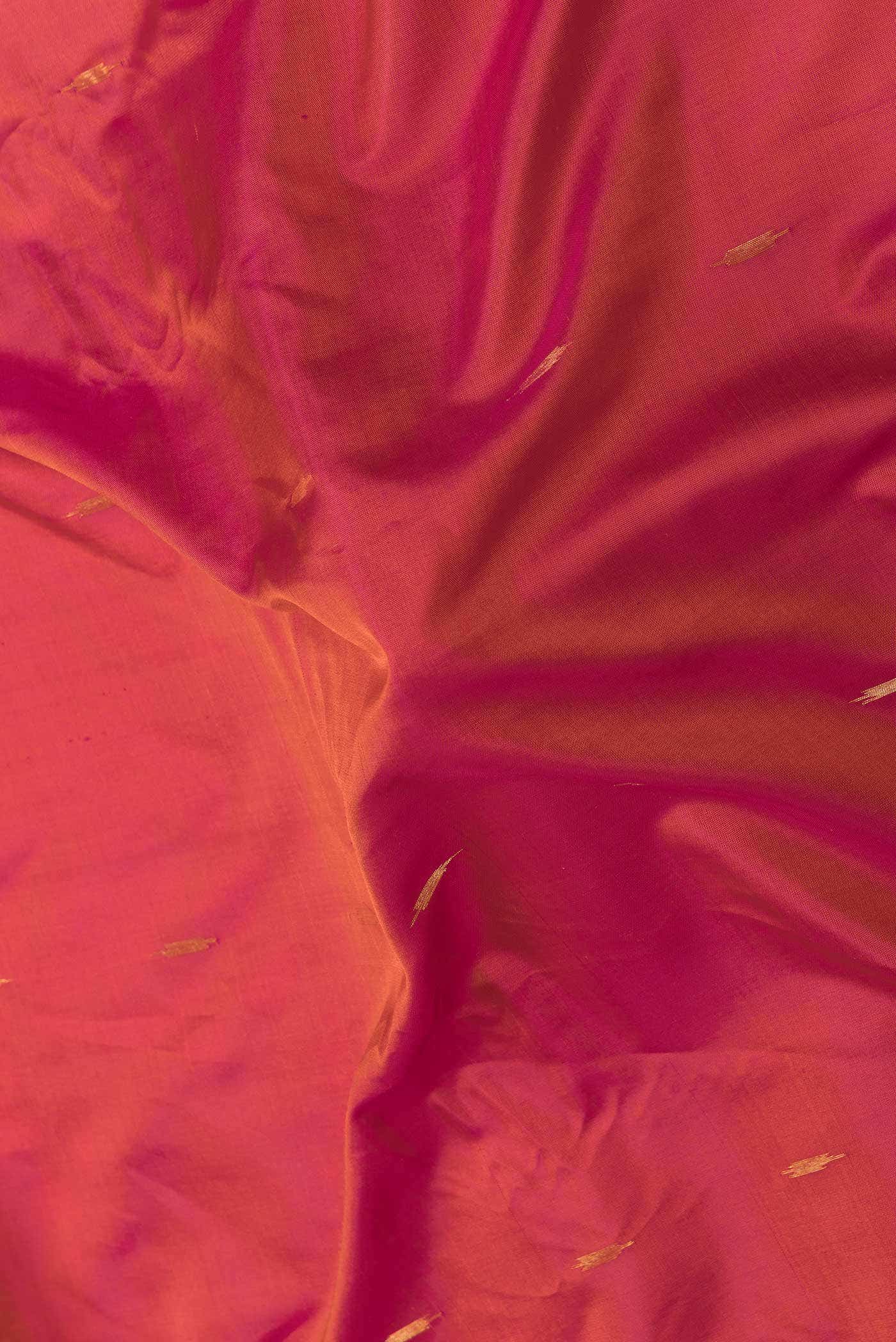 Pink Dual Tone Gadwal Silk Saree - Image 3